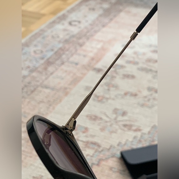 ELLE - sunglasses - Picture 7 of 9